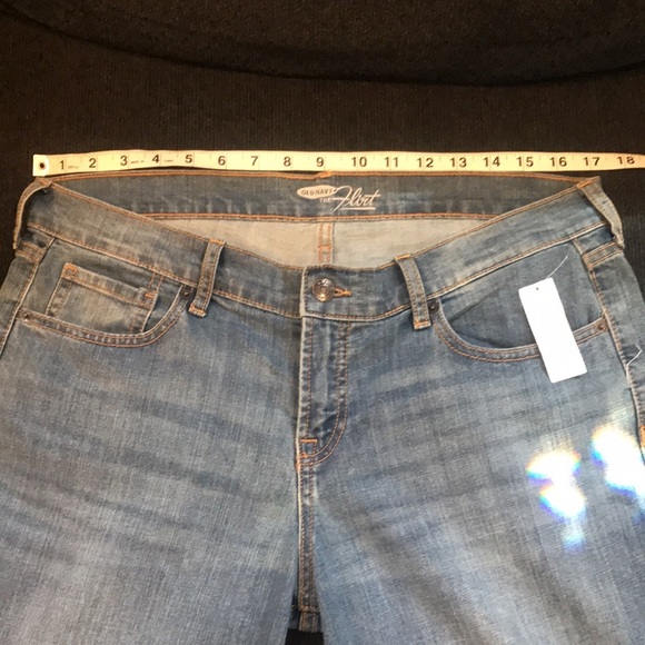 NWT Old Navy The Flirt Jeans Medium Wash Boot Cut 5 Pocket Jeans-Size-12 Short - Picture 6 of 11